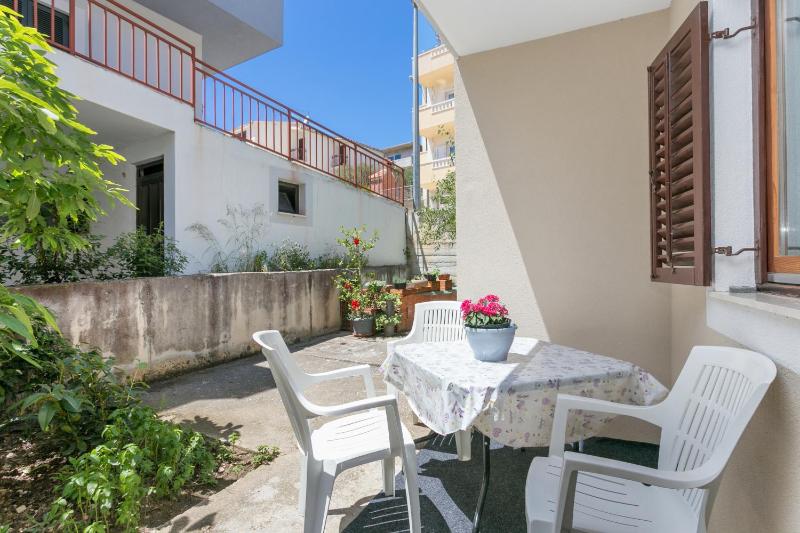 One-Bedroom Apartment with Terrace image 4