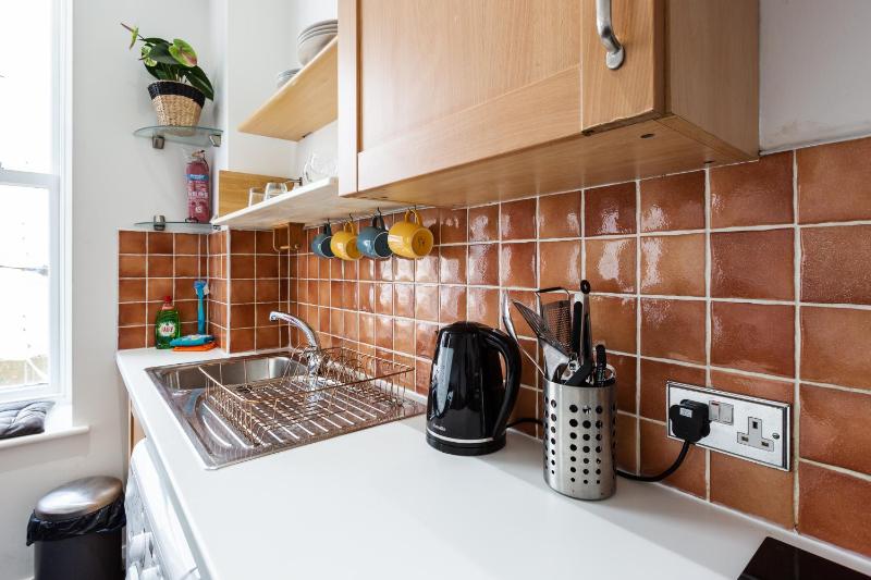 One-Bedroom Apartment image 3