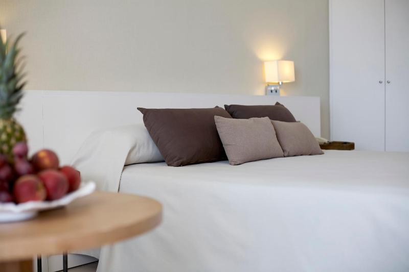 Deluxe Double Room Sea View with Terrace  image 2