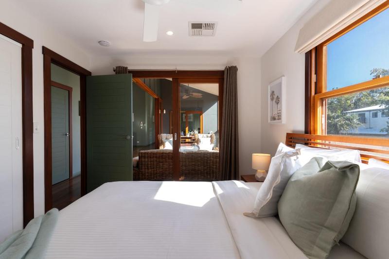 Malakai Beach House - image 36