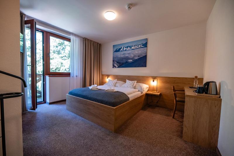 Superior Double Room with Balcony image 4