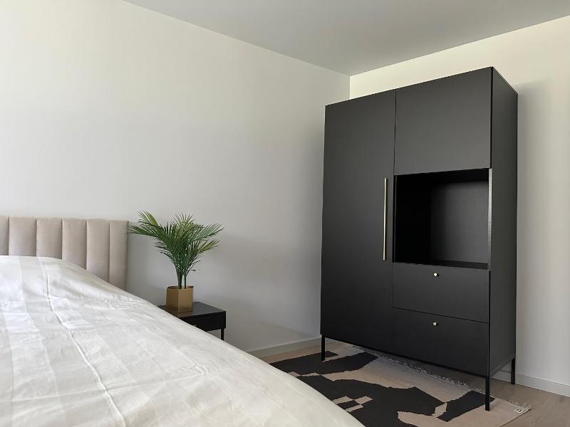 Brand New Apartments with Balcony and Free Parking - image 5