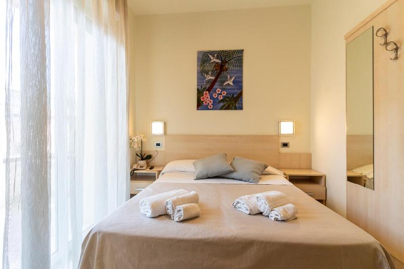 Small Double Room image 1