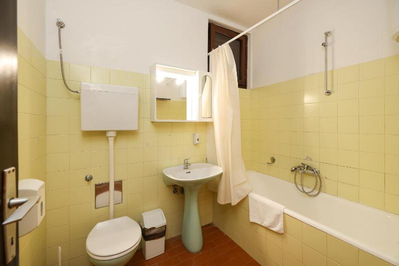 Standard Apartment image 2