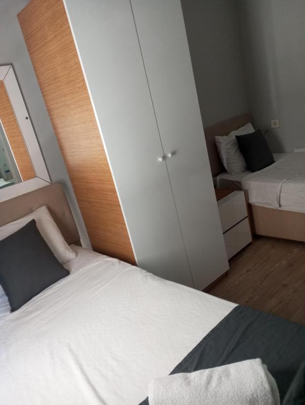 Standard Quadruple Room image 4