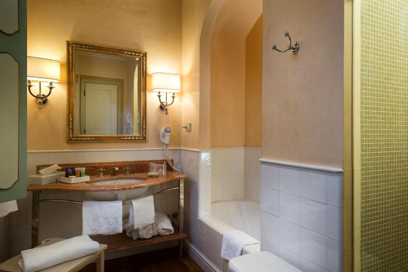 Executive Double Room with Spa Package image 1