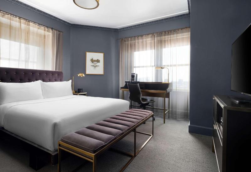 Queen Room image 4