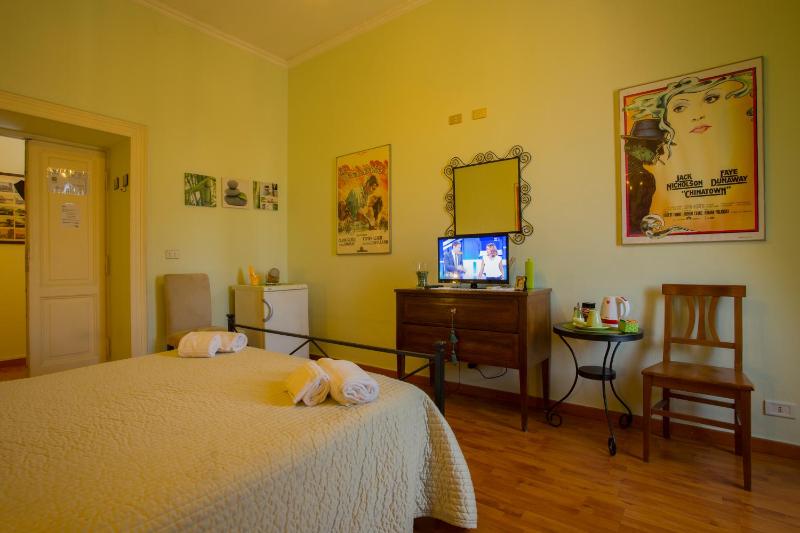 Double Room with Shared Bathroom image 4