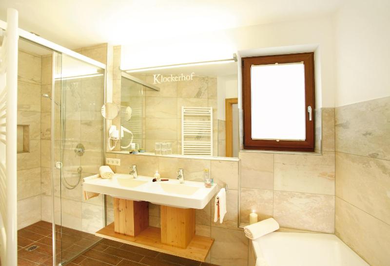Deluxe Double Room image 1