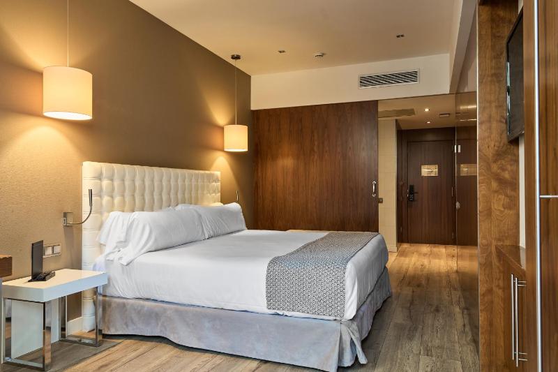 Superior Double Room with Terrace and Private Pool image 4