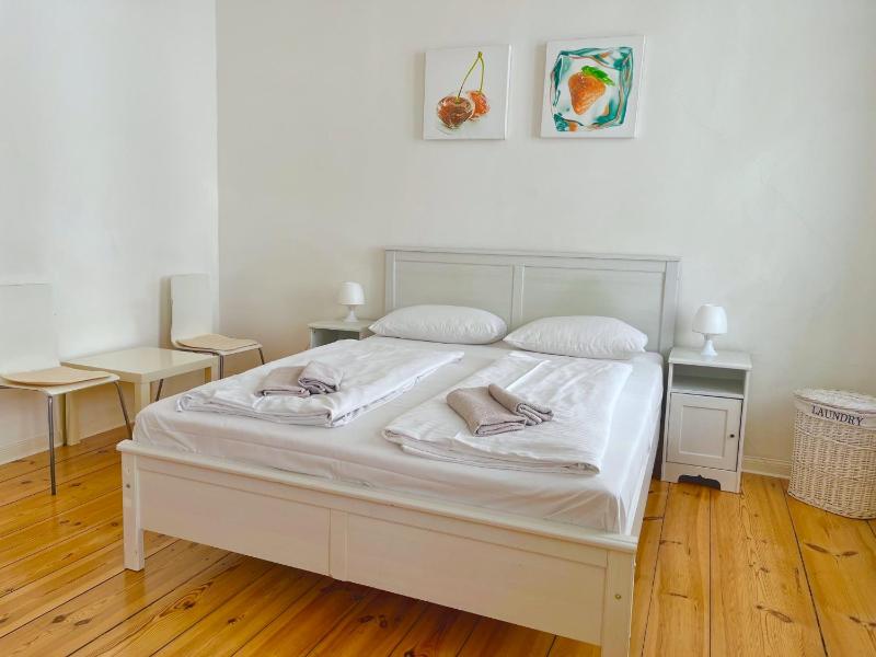 Double or Twin Room with Shared Bathroom image 2