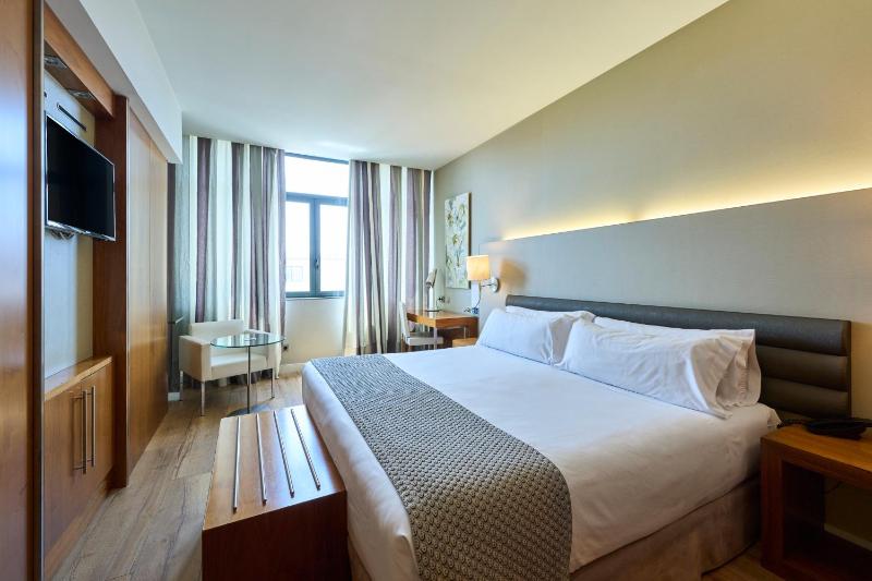 Double or Twin Room image 1