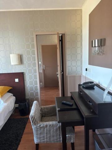 Quadruple Room image 3
