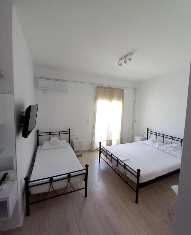 Triple Room image 2