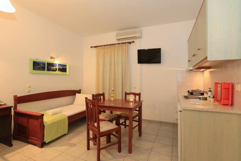 Studio with Garden View (3 Adults) image 3