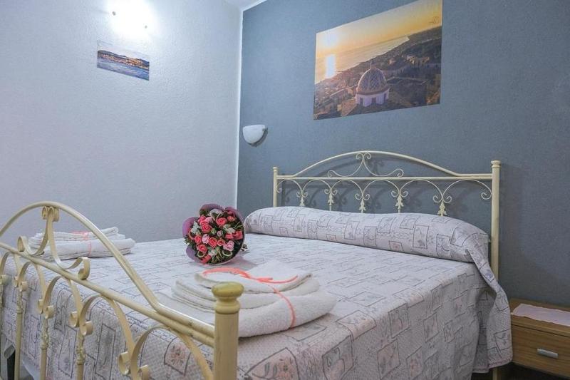 Deluxe Double Room image 2