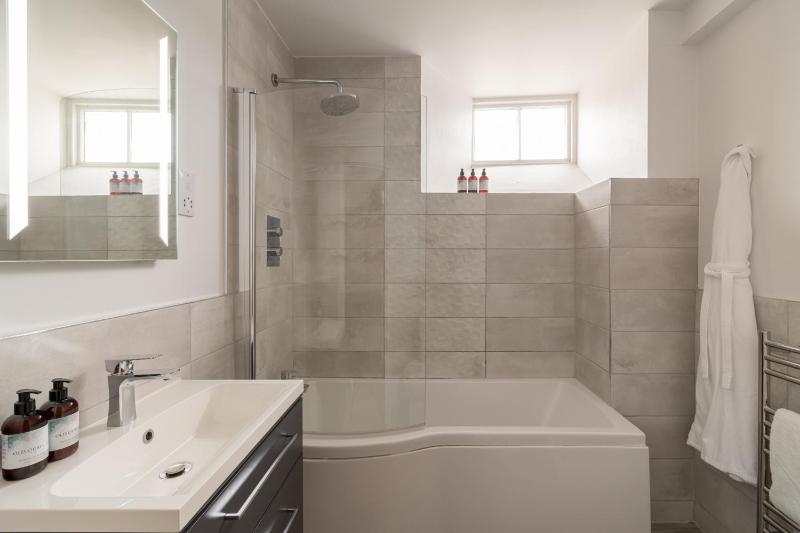 Luxury Classic Room - Street Facing View image 2