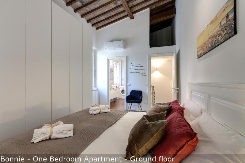 Bonnie - Clyde - Marvin Apartments by Mamo Florence - image 11