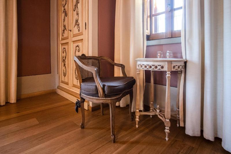 Deluxe Double Room image 4