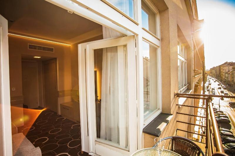 Superior Double or Twin Room with Balcony image 2