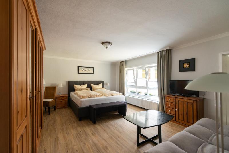 Family Room image 1