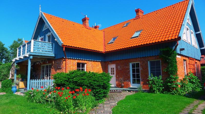 Deluxe Double Room 2 Adults + 1 Child (Marmalade) image 1