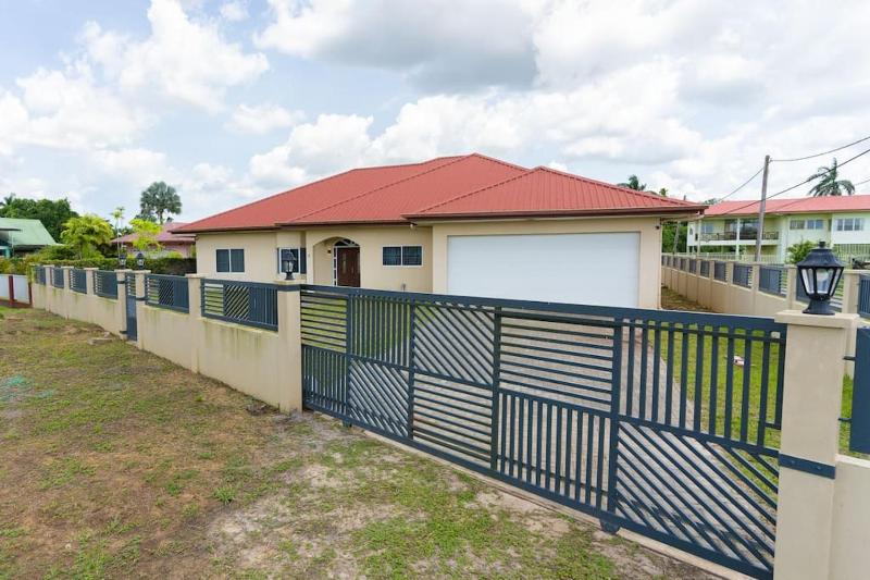 4 bedroom Villa in Paramaribo zuid - image 8