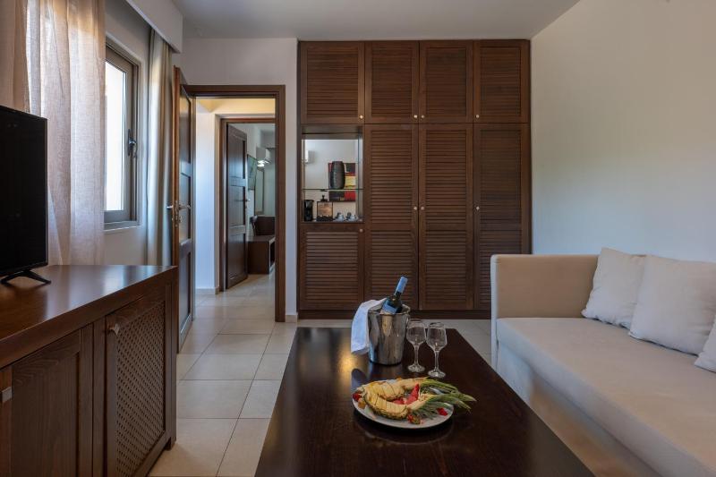 Suite with Sea View image 4