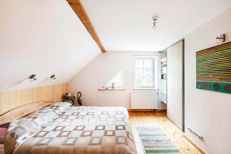 Deluxe Double Room 2 Adults + 1 Child (Caramel) image 4