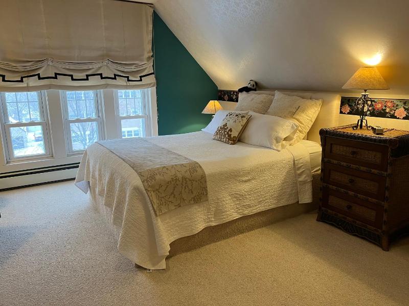 Deluxe Double Room with Extra Bed image 4