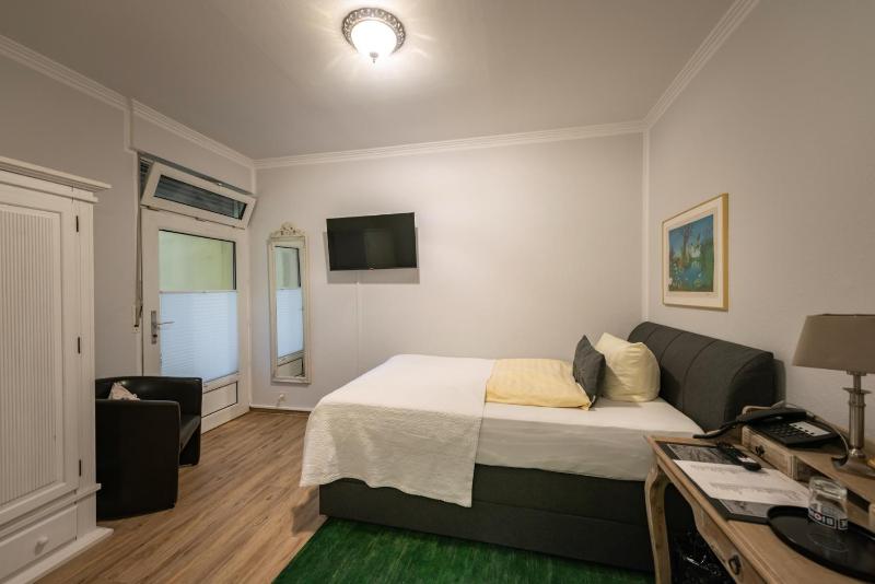 Single Room with Balcony image 1