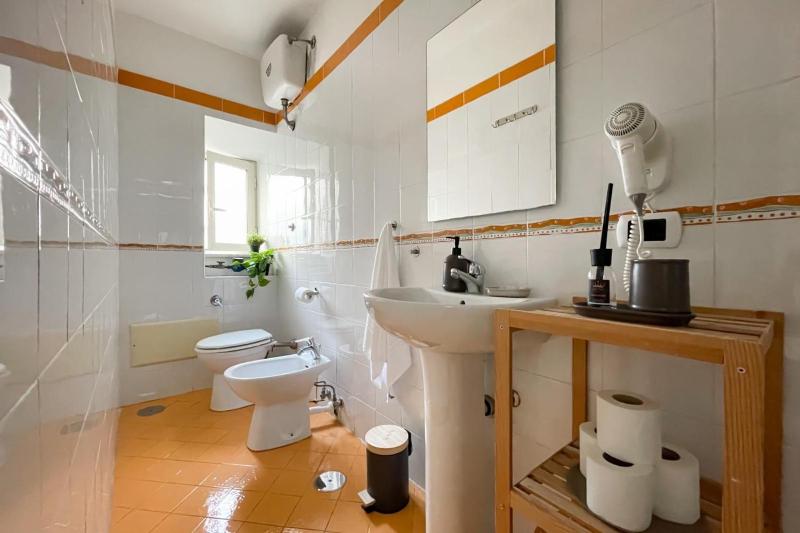 Double Room with Private Bathroom image 4