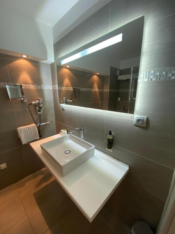 Privilege Room with City View image 3