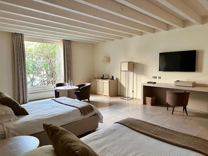 Exclusive Twin Room image 2