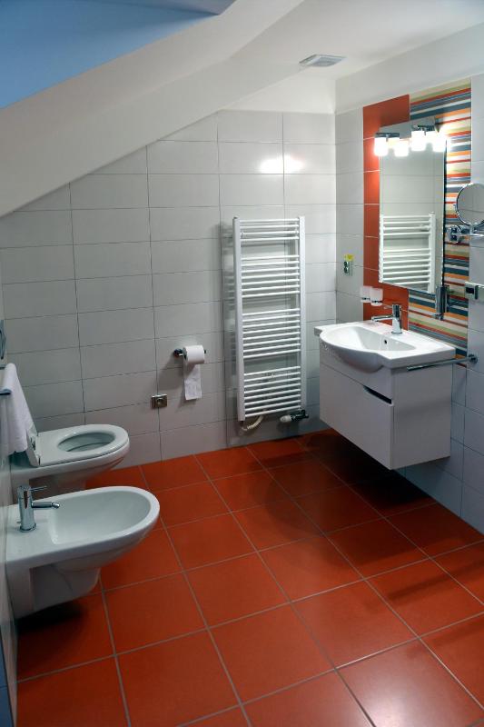Double or Twin Room image 3