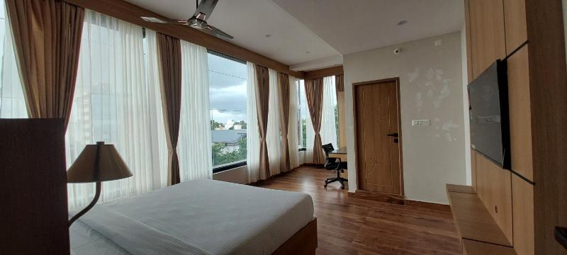 Sky Inn - image 5