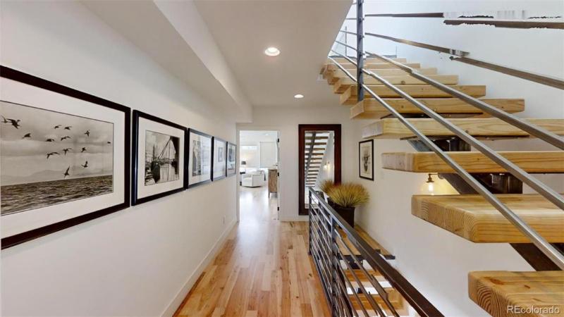 Luxurious Modern Townhome 5 minute Walk from Cherry Creek North - image 3