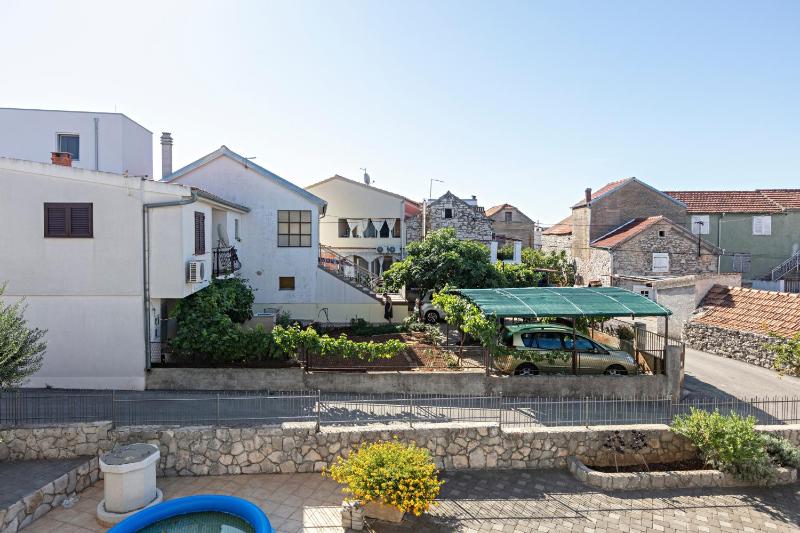 Three-Bedroom Apartment with Terrace image 3