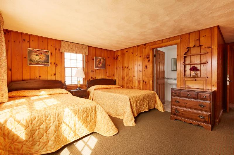 Standard Double Room image 3
