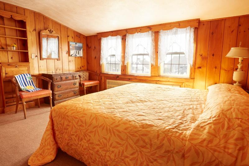 King Suite with Sofa Bed image 4