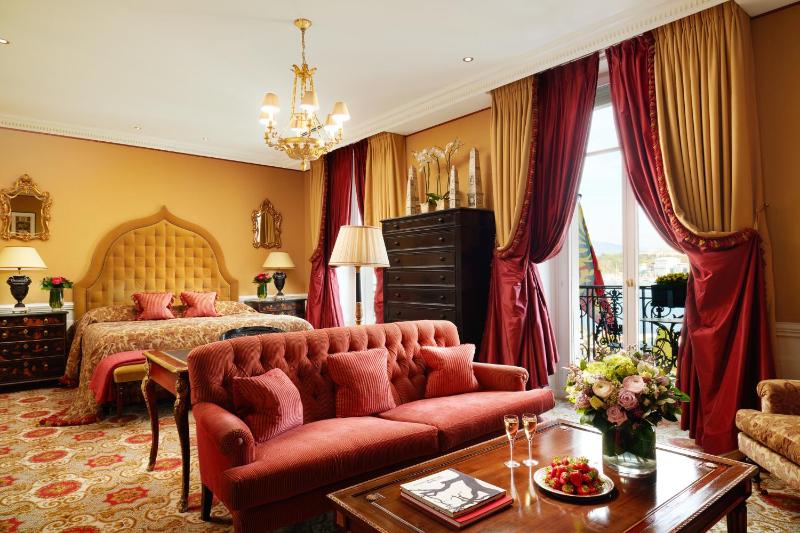 Junior Suite with Lake View image 3