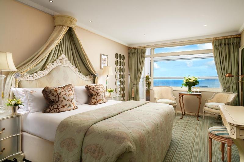 Double or Twin Room with Sea View and Balcony image 3