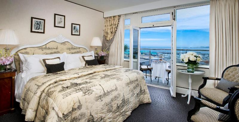 Double or Twin Room with Sea View and Balcony image 2