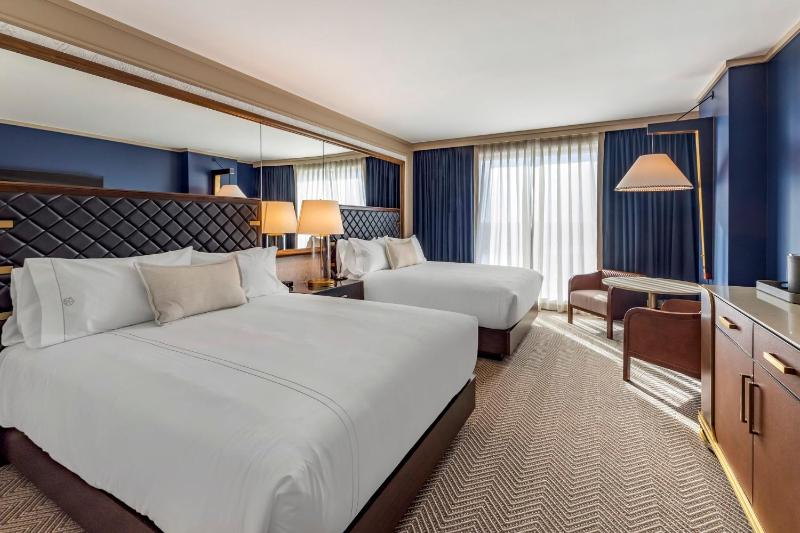 Premier Room 2 Queen Beds image 2