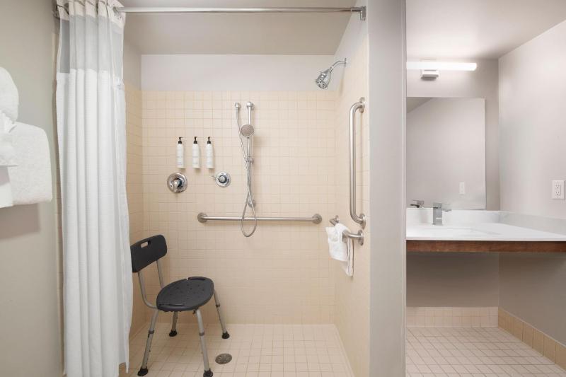 Two Bedroom Suite image 2