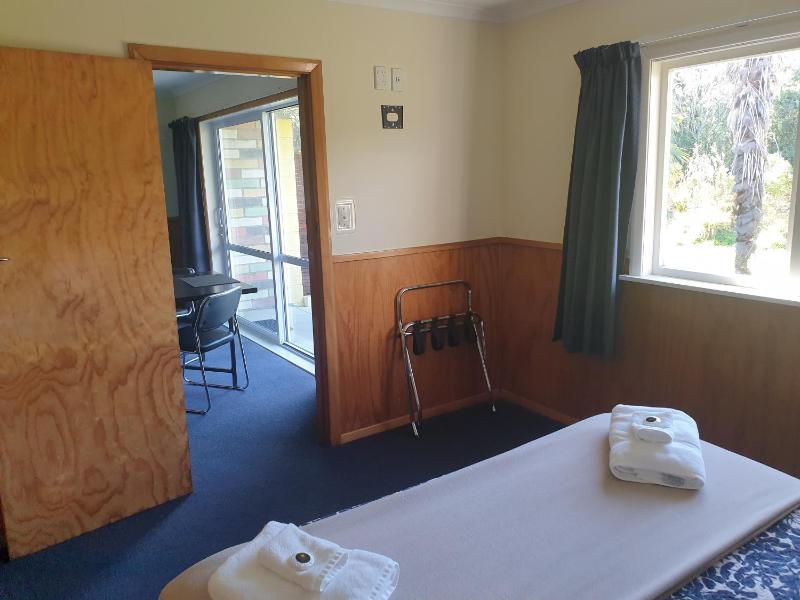 Otaki Motel - image 7