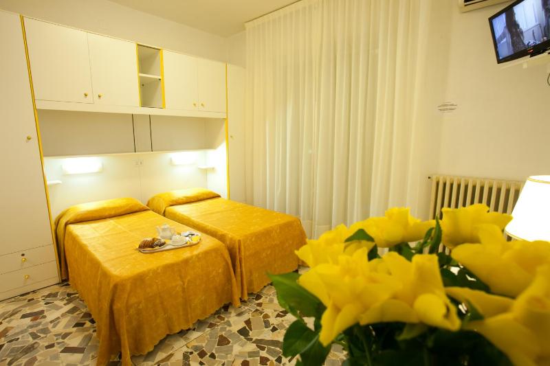 Hotel Medusa - image 35