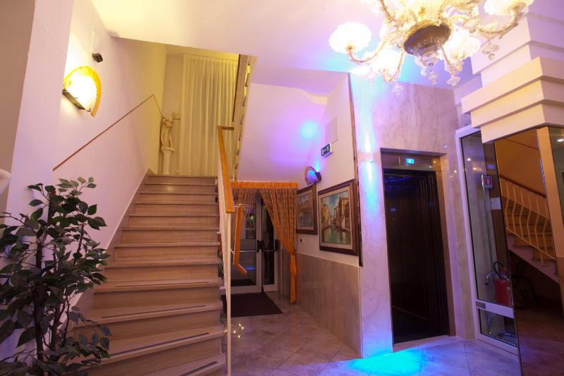 Hotel Medusa - image 5
