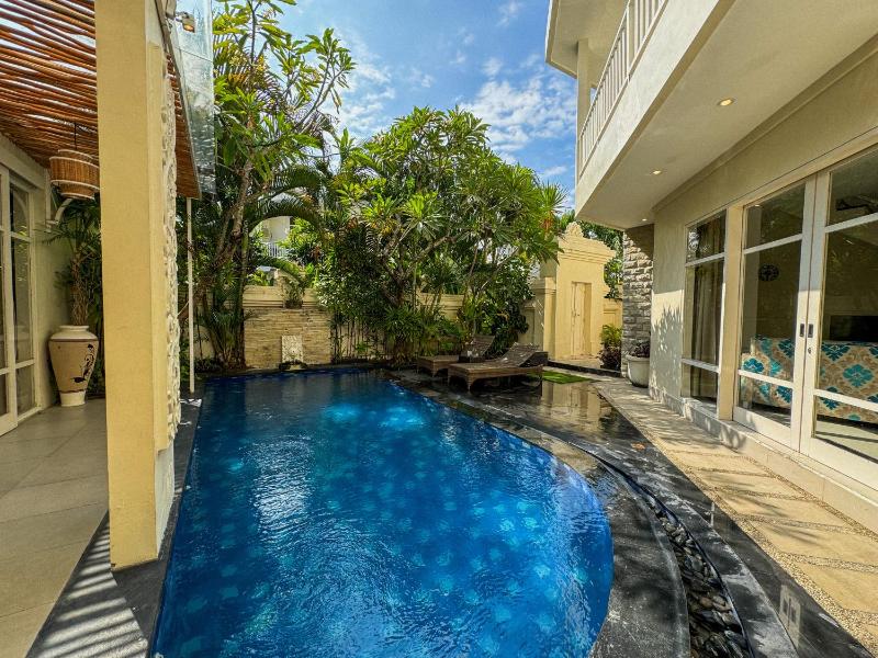 Awila Villas Kuta 3-Bedroom Private Pool Villas Near Kuta Beach - image 44