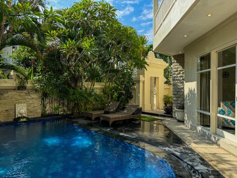 Awila Villas Kuta 3-Bedroom Private Pool Villas Near Kuta Beach - image 38